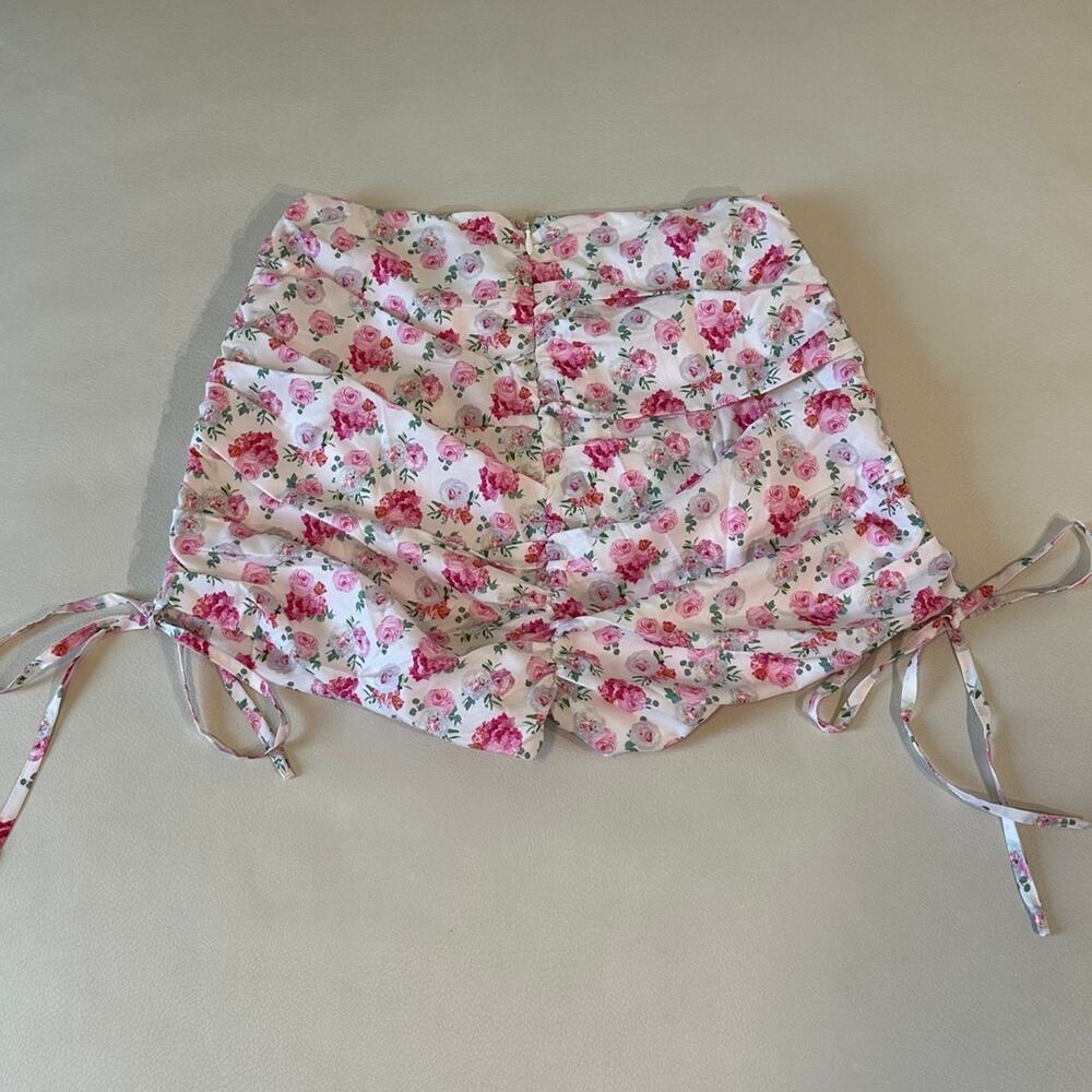 Tiger Mist Floral Ruched Shorts - Picture 3 of 7